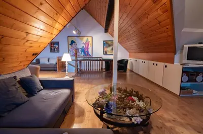 Ein Sitzbereich in der Unterkunft Ferienhaus Haus am Pütz