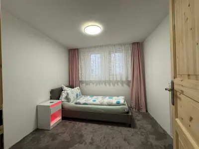 Ein Bett oder Betten in einem Zimmer der Unterkunft Mosel River View Attic Apartment - Up to 3 Guests , 3rd floor