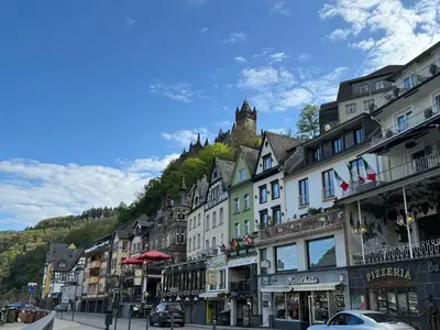 Ein allgemeiner Bergblick oder ein Berglick von der Ferienwohnung aus
