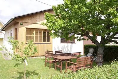 Ein Garten an der Unterkunft Ferienhaus Vollmersbach