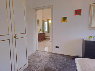Ein Bett oder Betten in einem Zimmer der Unterkunft Little Rhine View Château - UG Apartment