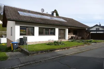Das Gebäude in dem sich die Ferienwohnung befindet