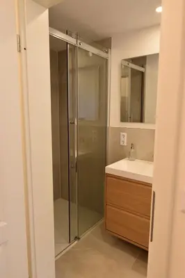 Ein Badezimmer in der Unterkunft Ferienwohnung Waldborn-Suite an der Mosel