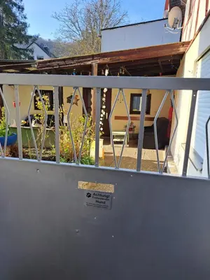 Ein Balkon oder eine Terrasse in der Unterkunft Privatzimmer mit eigenem Bad und Blick auf den Rhein