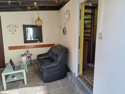 Ein Sitzbereich in der Unterkunft Privatzimmer mit eigenem Bad und Blick auf den Rhein