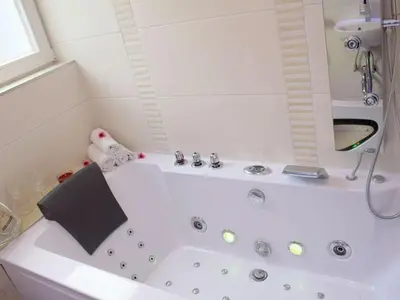 Ein Badezimmer in der Unterkunft Maarpanorama in het Maarberg Resort