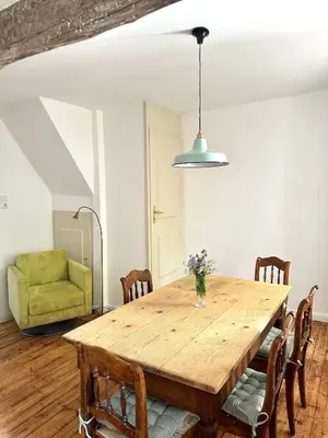 Ein Sitzbereich in der Unterkunft Kutscherhaus der Burg Oberehe