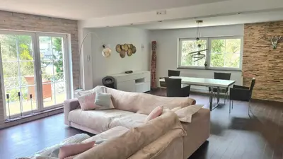 Ein Sitzbereich in der Unterkunft Maxi-Appartement zum gechillten Hirsch OG Traben-Trarbach