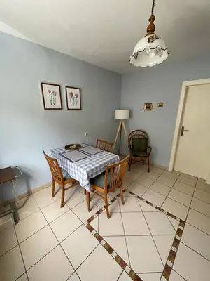 Ein Sitzbereich in der Unterkunft Ferienwohnung Moselsteig