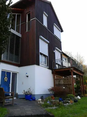 Das Gebäude in dem sich die Ferienwohnung befindet
