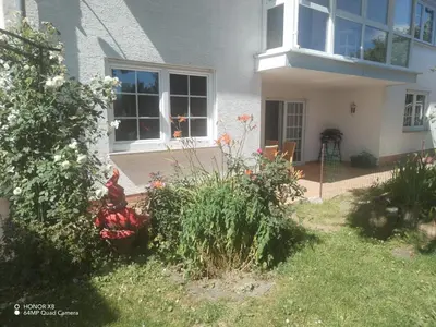 Ein Garten an der Unterkunft Ruhige Ferienwohnung im Hunsrück
