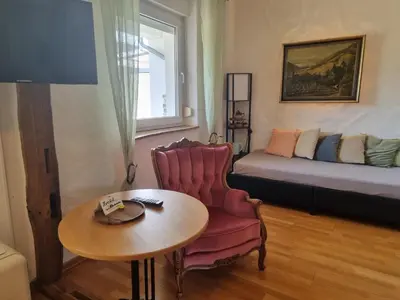 Ein Sitzbereich in der Unterkunft Gasthaus Korneli