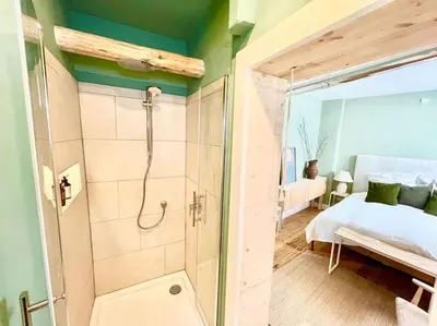 Ein Badezimmer in der Unterkunft Historisches Apartment II MINIMALUS