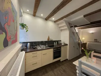 Küche/Küchenzeile in der Unterkunft Kleines Altstadt-Gästehaus mit Garten und Herz