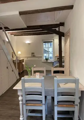 Küche/Küchenzeile in der Unterkunft Kleines Altstadt-Gästehaus mit Garten und Herz