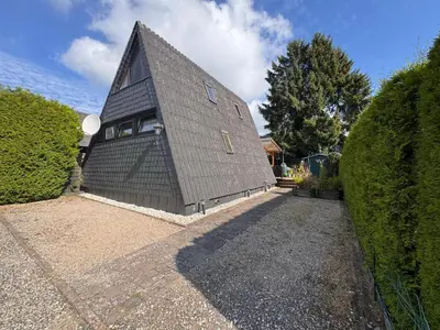 Das Gebäude in dem sich das Ferienhaus befindet