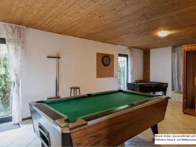Ein Billardtisch in der Unterkunft Apartment Eifelnatur - Haus 2-3 by Interhome