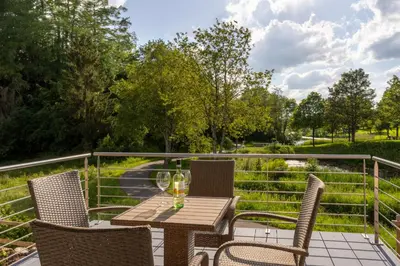 Ein Garten an der Unterkunft Chalet Bachwies I Terrasse I Seeblick I Wandern