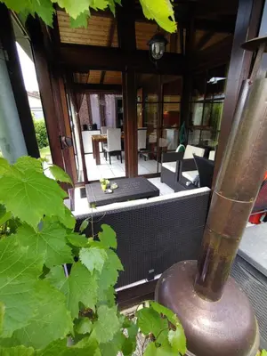 Ein Sitzbereich in der Unterkunft Ferienhaus Max in Koblenz-Güls Am Gülser Moselbogen
