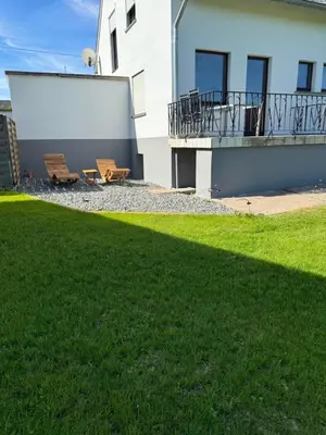 Ein Garten an der Unterkunft Haus Hanni
