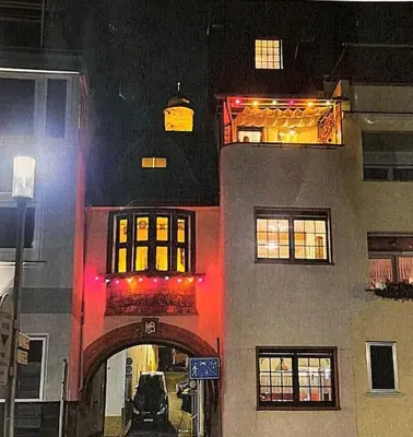 Das Gebäude in dem sich das Ferienhaus befindet