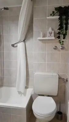 Ein Badezimmer in der Unterkunft Apartment mit Balkon am Rhein