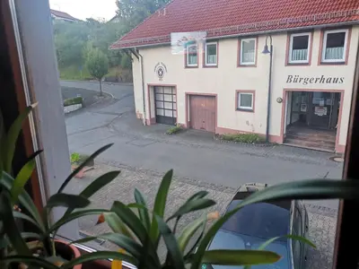 Das Gebäude in dem sich das Privatzimmer befindet