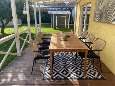 Ein Patio oder anderer Außenbereich in der Unterkunft Familien Ferienhaus im Grünen in direkter Nähe zum Nürburgring