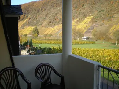Ein allgemeiner Bergblick oder ein Berglick von der Ferienwohnung aus