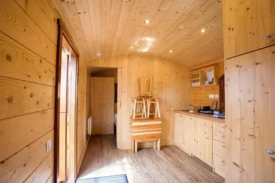 Küche/Küchenzeile in der Unterkunft Eifel-Camp Freilinger See