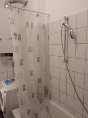 Ein Badezimmer in der Unterkunft Denia privat room 5min walk from Railstation