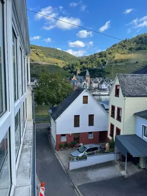 Ein allgemeiner Bergblick oder ein Berglick von der Ferienwohnung aus