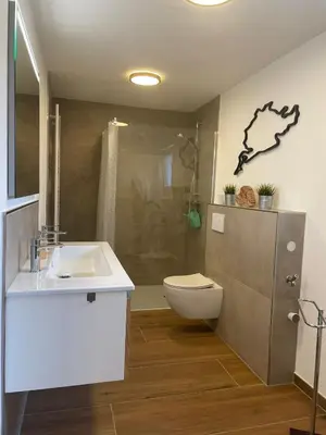 Ein Badezimmer in der Unterkunft Ferienwohnung in Adenau am Nürburgring