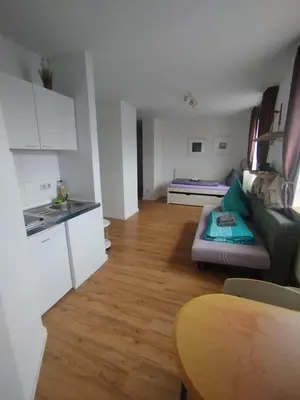 Küche/Küchenzeile in der Unterkunft Schöne Ferienwohnung in Koblenz HG2