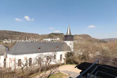 Ein allgemeiner Bergblick oder ein Berglick von der Ferienwohnung aus
