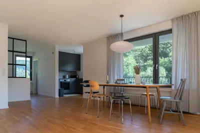 Ein Sitzbereich in der Unterkunft House with a View - Modernes Ferienhaus in der Eifel