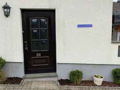 Eine Fassade oder ein Eingang zu Ferienwohnung Eschbach Hof am Nürburgring