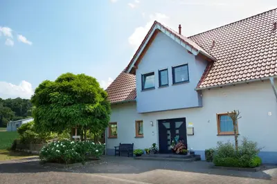 Das Gebäude in dem sich die Ferienwohnung befindet
