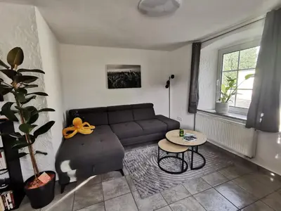 Ein Sitzbereich in der Unterkunft Idyllische Ferienwohnung nahe Nürburgring