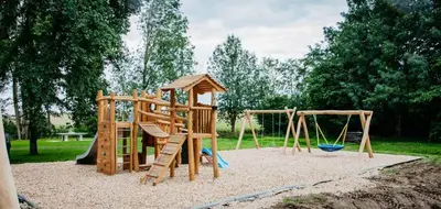 Ein Kinderspielbereich in der Unterkunft Ferienwohnung Zum Kreuzbaum