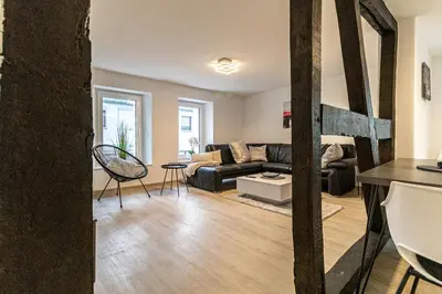 Ein Sitzbereich in der Unterkunft FeWoMo Exclusives Moselappartment, Boots Slipanlage, Moselradweg, Zentral, 5 Gäste