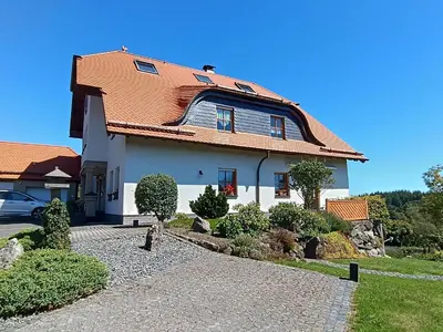Das Gebäude in dem sich die Ferienwohnung befindet