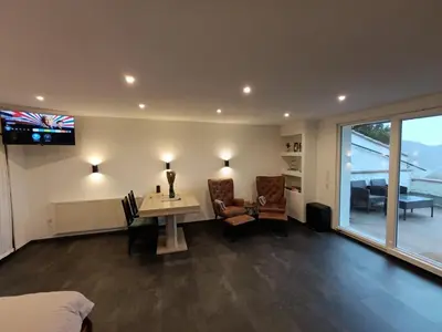 TV/Unterhaltungsangebot in der Unterkunft BelaVista'nBed - Peaceful Studio with private Terrace and Amazing Mosel Valley Views