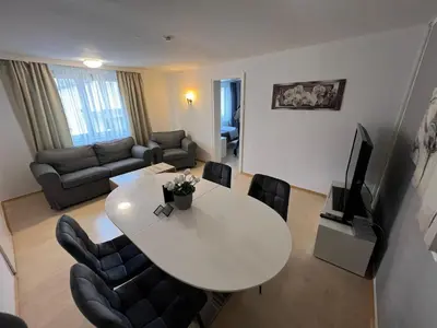 Ein Sitzbereich in der Unterkunft Geräumige Ferienwohnung in direkter Nähe zum Rhein