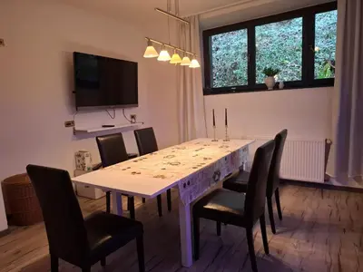 TV/Unterhaltungsangebot in der Unterkunft Ferienzimmer by Riela im ehemaligem Hotel Schöneck