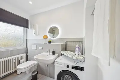 Ein Badezimmer in der Unterkunft DDHomes- Firmen & Monteure App - 6 Pers,Balkon,zentral, SmartTV