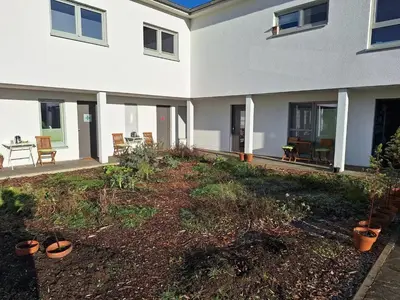 Ein Garten an der Unterkunft Haus AchtsamZeit