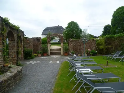 Ein Garten an der Unterkunft Pension-Elfi