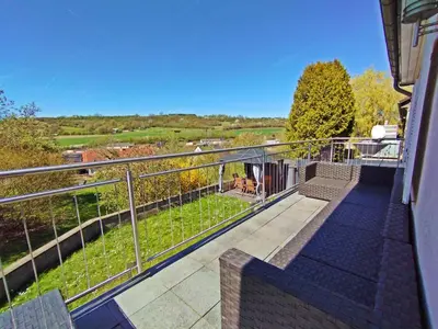 Ein Balkon oder eine Terrasse in der Unterkunft gemütliche Ferienwohnung in ruhiger Lage, Nähe Luxemburg und Trier - Holiday and Nature Olk