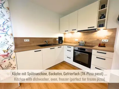 Küche/Küchenzeile in der Unterkunft Kamin-Apartment Bodanum mit eigener Terrasse - naturnahe Ortsrandlage - VDSL - 10 min zum Nürburgring